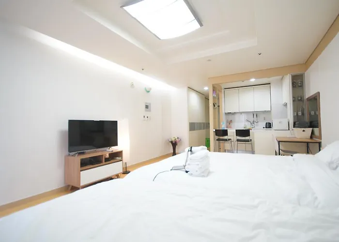 Enjoy Budget Apartment In Gangnam 2